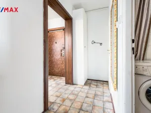 Pronájem bytu 3+1, Praha - Kobylisy, Famfulíkova, 67 m2