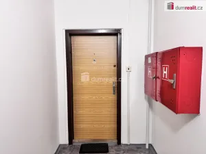 Pronájem bytu 3+1, Praha - Kobylisy, Chotovická, 70 m2