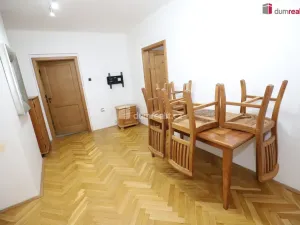 Prodej bytu 3+1, Cheb, Hradební, 52 m2