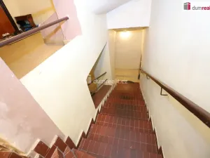 Prodej bytu 3+1, Cheb, Hradební, 52 m2