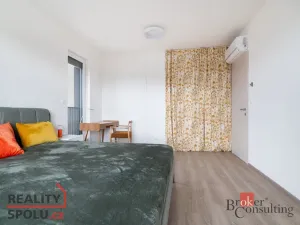 Pronájem bytu 2+kk, Praha - Hloubětín, Domalípova, 66 m2