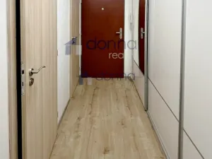 Pronájem bytu 2+kk, Praha, Freyova, 43 m2