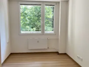 Pronájem bytu 2+kk, Praha - Kobylisy, Mirovická, 44 m2