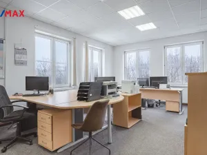 Prodej komerčního pozemku, Okříšky, Za tratí, 34555 m2