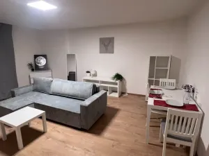 Pronájem bytu 2+1, Karlovy Vary, Koptova, 74 m2