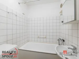 Prodej bytu 2+1, Plzeň - Severní Předměstí, Bzenecká, 61 m2