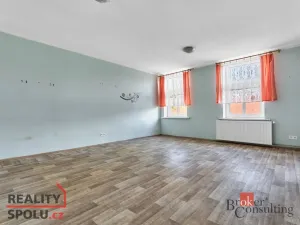 Prodej bytu 2+1, Nejdek, náměstí Karla IV., 70 m2