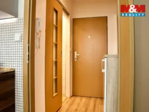 Pronájem bytu 1+1, Karlovy Vary - Bohatice, Lomená, 35 m2