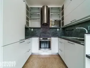 Prodej komerční nemovitosti, Adamov, Mírová, 2380 m2