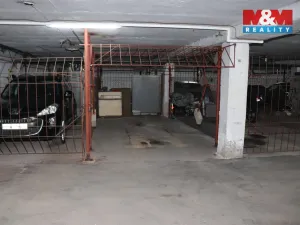 Prodej garážového stání, Praha - Střížkov, Lovosická, 18 m2