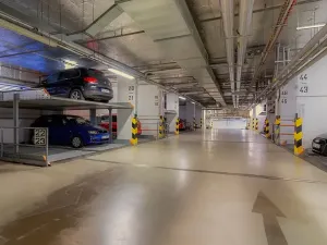 Pronájem garážového stání, Praha - Holešovice, Poupětova, 13 m2