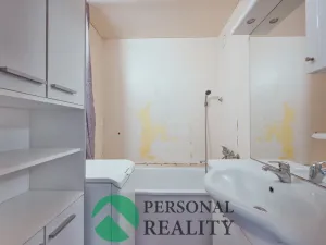 Prodej bytu 3+1, Karlovy Vary, U Koupaliště, 68 m2