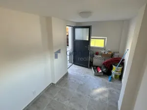 Pronájem bytu 2+1, Praha, U hájovny, 55 m2