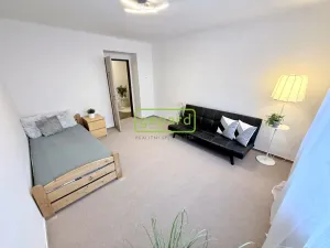 Pronájem bytu 2+1, Solenice, 50 m2