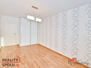 Pronájem bytu 3+kk, Praha - Vršovice, Tádžická, 74 m2