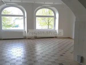 Pronájem obchodního prostoru, Nepomuk, náměstí Augustina Němejce, 69 m2