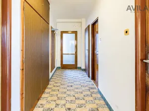 Pronájem rodinného domu, Benešov, 464 m2