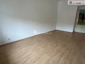Pronájem atypického bytu, Praha - Velká Chuchle, Starochuchelská, 17 m2