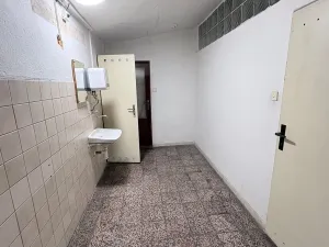 Prodej výrobních prostor, Hustopeče, 1710 m2