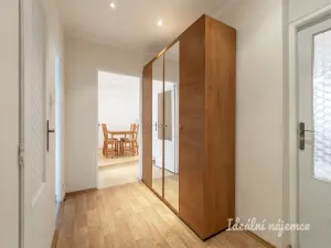 Pronájem bytu 3+1, Praha - Malešice, Ovčárská, 72 m2