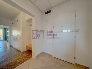 Pronájem bytu 4+1, Jindřichův Hradec, Kosmonautů, 87 m2