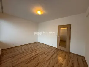 Pronájem bytu 2+kk, Praha - Nusle, Bartoškova, 57 m2
