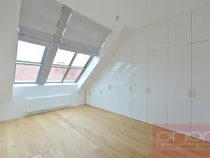 Pronájem bytu 4+kk, Praha - Vinohrady, Laubova, 454 m2