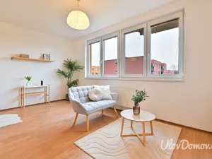 Prodej bytu 1+kk, Praha - Troja, Hnězdenská, 36 m2