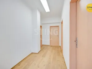 Pronájem kanceláře, Zlín, třída Tomáše Bati, 108 m2