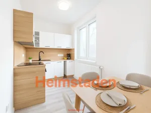 Pronájem obchodního prostoru, Havířov - Město, nám. Republiky, 34 m2