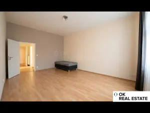 Pronájem bytu 2+1, Rýmařov, náměstí Míru, 77 m2