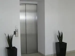 Pronájem kanceláře, Praha - Stodůlky, Prusíkova, 83 m2