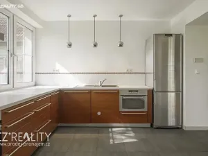 Prodej vily, Praha - Lipence, Na Bambouzku, 300 m2