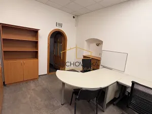 Pronájem kanceláře, Žebrák, Náměstí, 68 m2