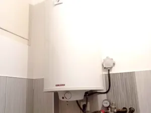 Pronájem skladu, Dvůr Králové nad Labem, Dr. Kramáře, 68 m2