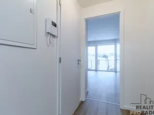 Prodej bytu 1+kk, Kladno, Ke křížku, 30 m2