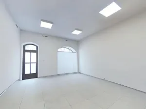 Pronájem obchodního prostoru, Jihlava, Žižkova, 50 m2
