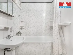 Prodej bytu 3+kk, Praha - Kyje, Travná, 65 m2