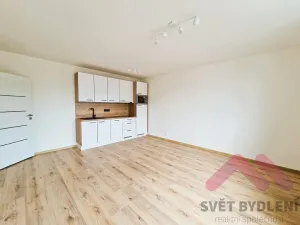 Pronájem bytu 2+kk, Praha - Kyje, Jamská, 42 m2