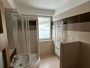 Pronájem bytu 1+kk, Děčín, Na Slatinách, 38 m2