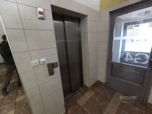 Pronájem garážového stání, Praha - Vysočany, Poděbradská, 12 m2