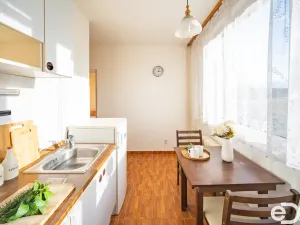 Prodej bytu 1+1, Hradec Králové, Sezemická, 32 m2