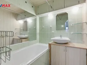 Prodej bytu 3+1, Sokolov, Švabinského, 75 m2