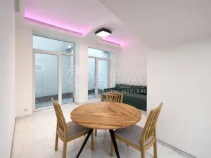 Pronájem bytu 2+kk, Praha - Karlín, Sokolovská, 48 m2