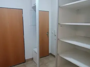 Pronájem bytu 1+kk, Praha - Košíře, Pod Kavalírkou, 32 m2
