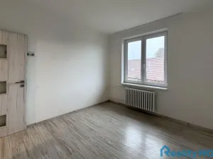 Prodej bytu 4+1, Stádlec, 83 m2