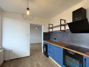 Prodej bytu 4+1, Stádlec, 83 m2