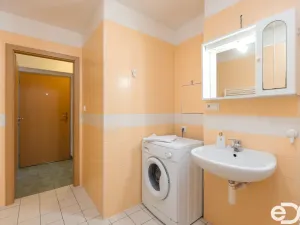 Prodej bytu 2+kk, Praha, Za zámečkem, 50 m2