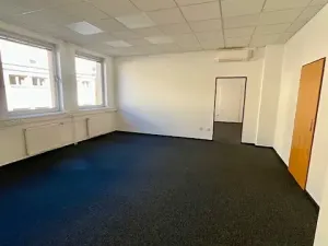 Pronájem kanceláře, Praha - Karlín, Prvního pluku, 63 m2