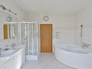 Pronájem kanceláře, Praha - Smíchov, Nový Zlíchov, 839 m2